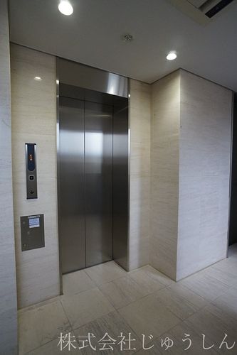 エレベーターが装備された横浜の賃貸マンション