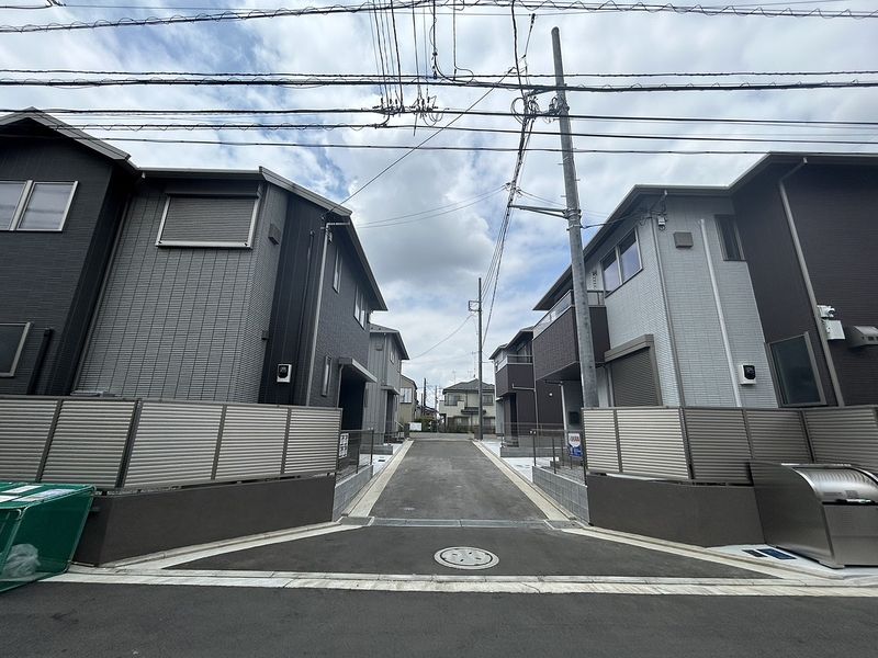 グリーンライン『日吉本町駅』徒歩9分☆
ペットと一緒に暮らせる、4LDKの新築戸建賃貸！
