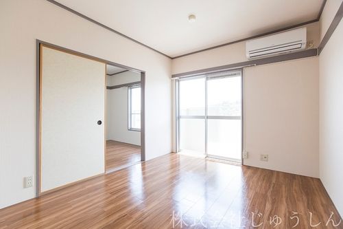 自然豊か、閑静な住宅街の2DKアパートです♪敷地内駐車１台無料！！