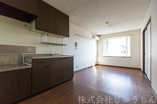 ★駅チカ3分★角部屋二面採光なので陽当りのいい2LDKです★