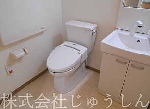 便利なバストイレ別のお部屋です　高齢者向け住宅をお探しの方は株式会社じゅうしんに