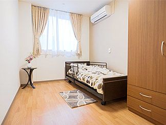 居室は、プライバシーがしっかりと守られ心地よい個室となっております。看護小規模多機能型居宅介護