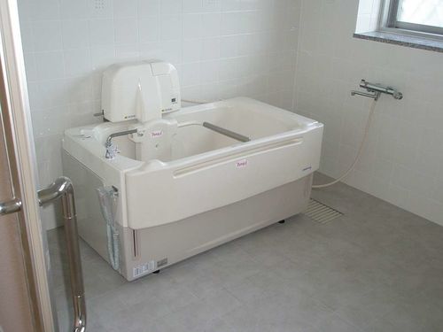機械浴のご用意もございます。介護付き有料老人ホーム